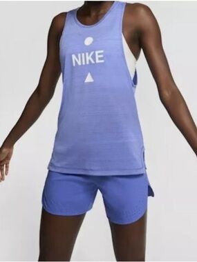 Nike Dri-Fit Icon Clash Tank Top Womens Size Medium Lightweight Racerback Breezy
